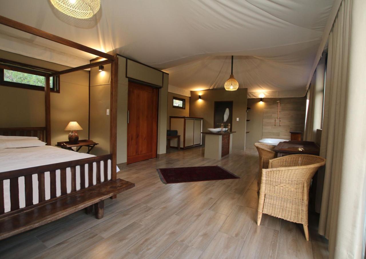 Inzalo Safari Lodge Welgevonden Vadrezervátum Kültér fotó